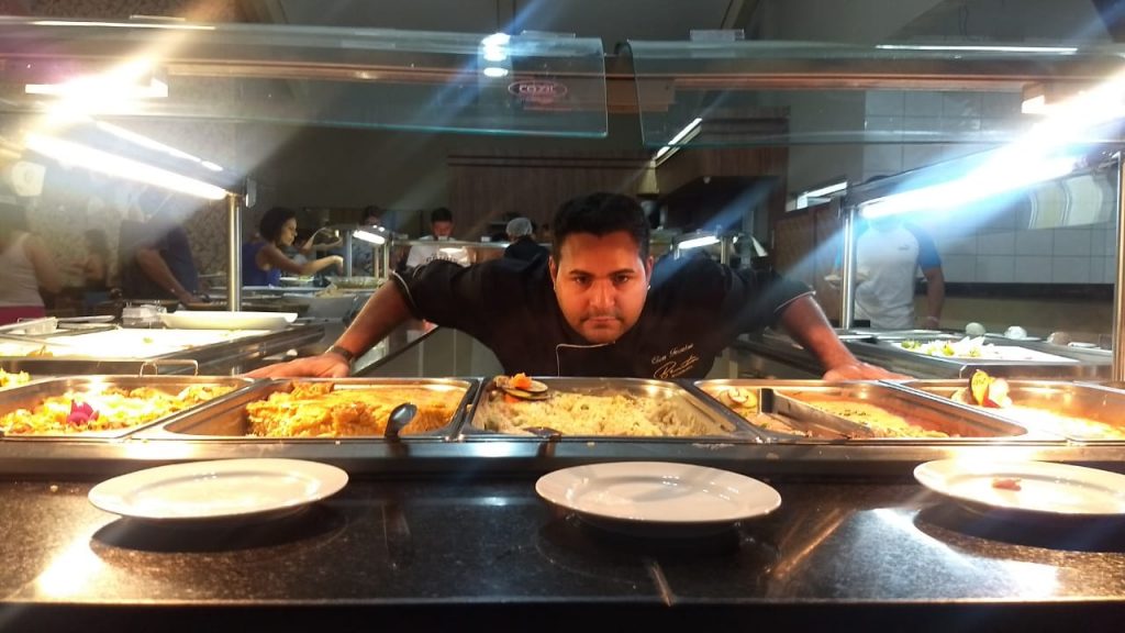 Chef de cozinha Clau Ferreira levou a cozinha mediterranêa para o restaurante  La Barceloneta do Nobile Resort thermas de Olimpia - Foto: Ricardo Corona -Cla Cri