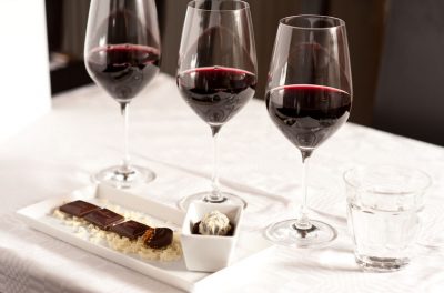 Aprenda-como-harmonizar-vinhos-com-chocolate-grade