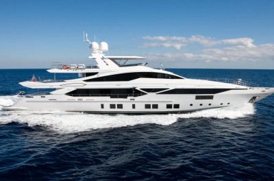 Standard super-yacht / displacement hull / custom