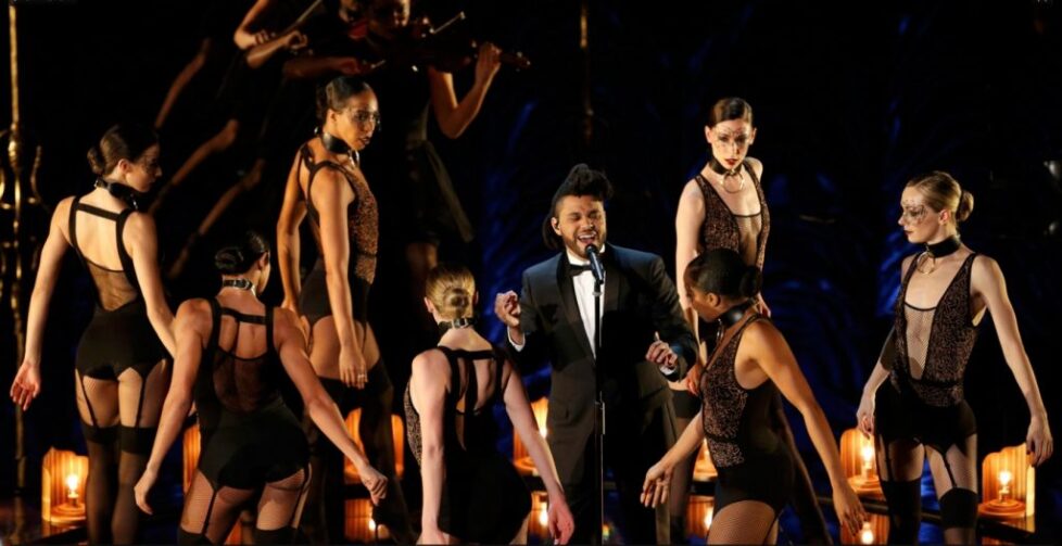 The Weeknd canta a canção indicada 'Earned it' no Oscar 2016