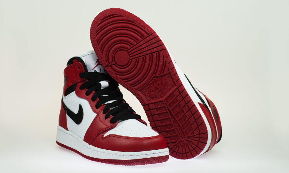 AIR-JORDAN-1-RETRO-HIGH-OG-2