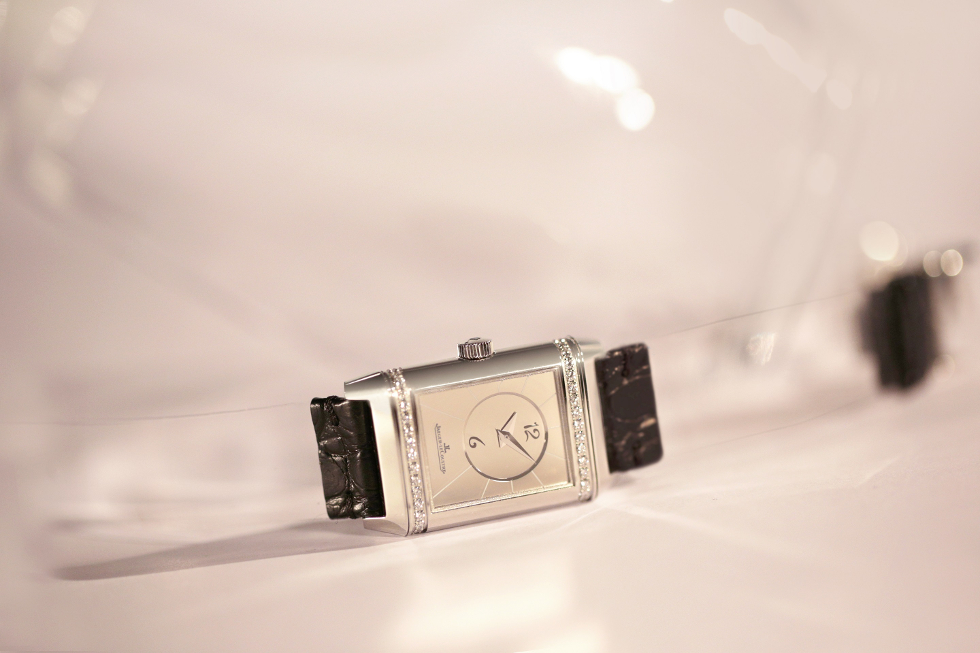 Jaeger-LeCoultre-Reverso-creation-by-Christian-Louboutin-4-Cópia