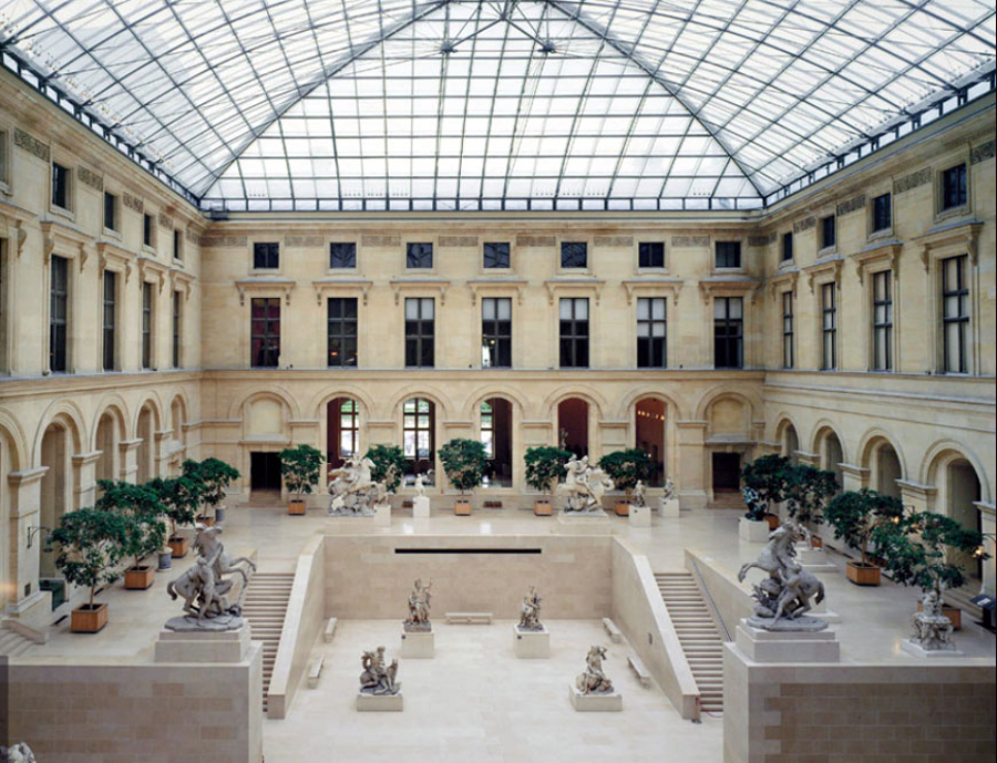 The-Louvre-museum-Paris-Cour-Marly